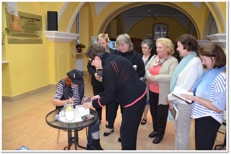 Spotkanie autorskie z Barbar� Kosmowsk�