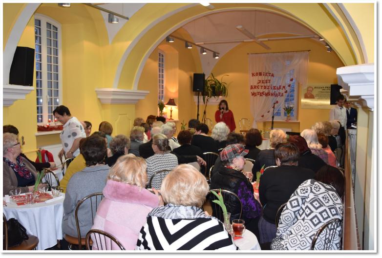 Dzie� Kobiet w bibliotece
