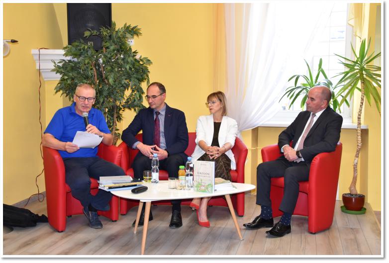 Spotkanie autorskie ze S�awomirem Wn�kiem